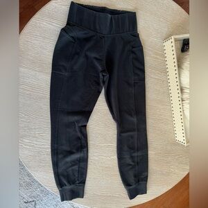 Nike Women’s high waisted black leggings W / pockets, Med